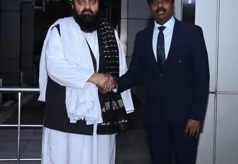 Amir Khan being received in NewDelhi